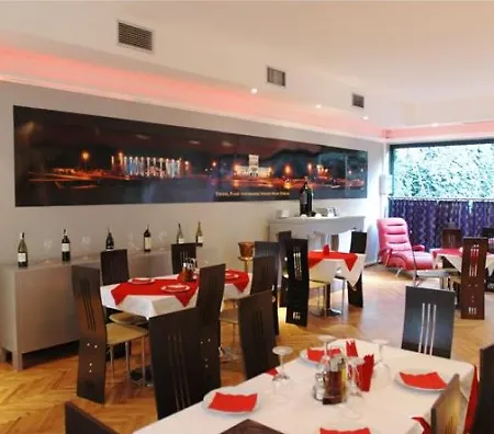 Seven 3* Tirana