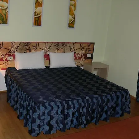 Hotel Seven