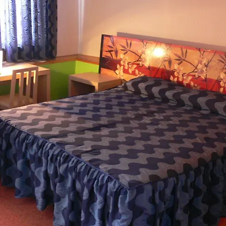 Seven Hotel 3*