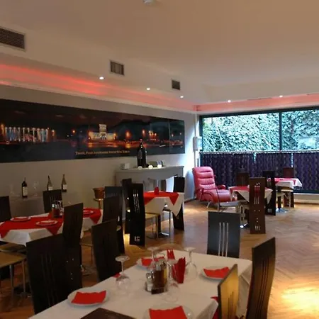 Seven Hotel