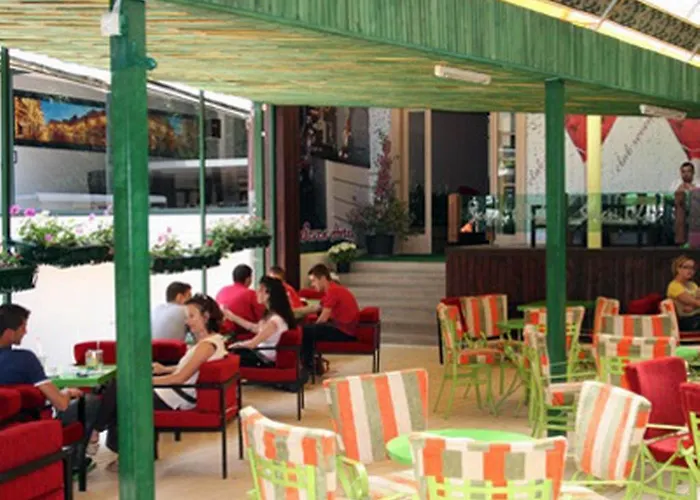 Seven Szálloda Tirana